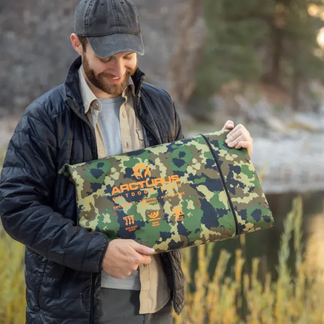AR8512WCAM - Arcturus Gear Bâche Réfléchissante XL Renforcée 2.6 x 3.7m Woodland Camo