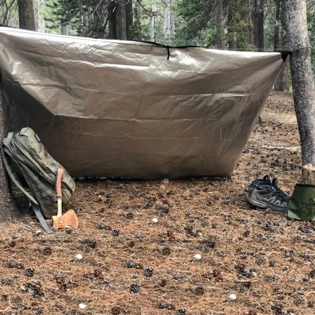 AR8512WCAM - Arcturus Gear Bâche Réfléchissante XL Renforcée 2.6 x 3.7m Woodland Camo