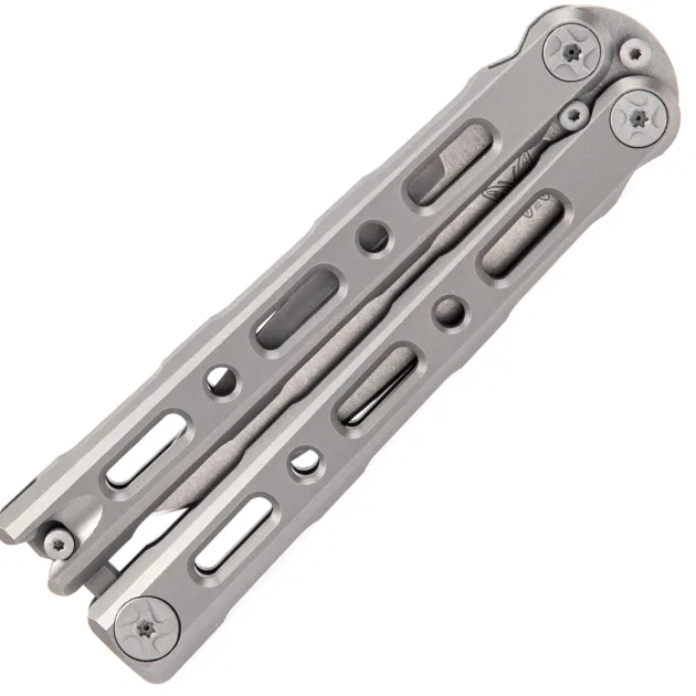 82 - Benchmade 82 Laro