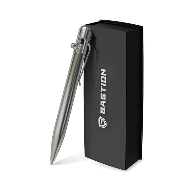 BSTN224 - BASTION Bolt Action Luxury Tactical Pen Fibre de Carbone et Inox