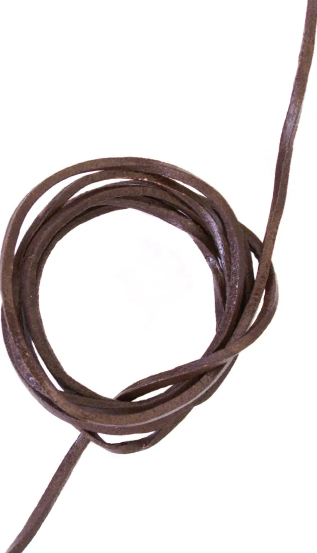 1626022120 - Lanière en cuir, carrée brune 120 cm x 2.5mm
