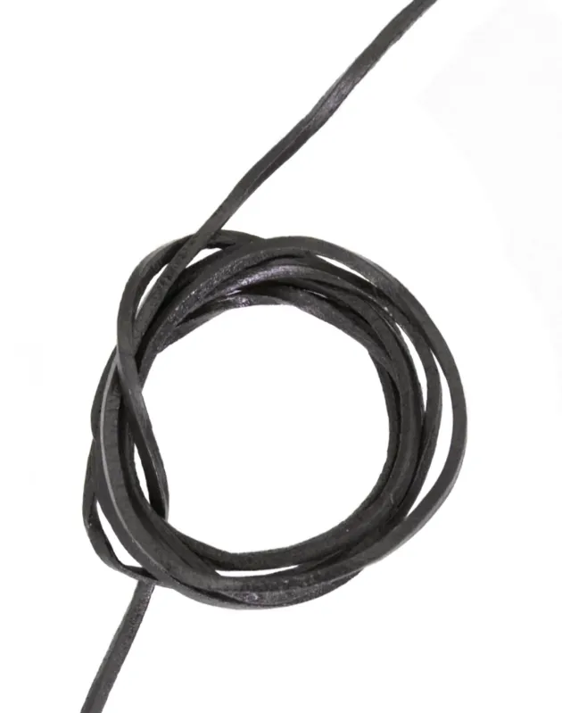1626021100 - LARP Lanière en cuir, carrée 2,5mm, noire, 100 cm