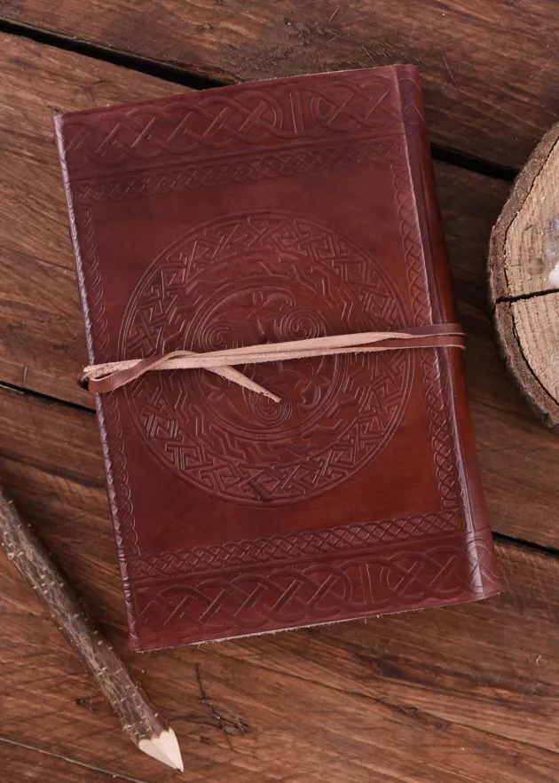 2016005301 - LARP Livre en cuir avec motif celtique 21 x 14 cm