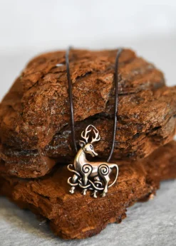 1404640001 - LARP Pendentif en bronze - Cerf celtique