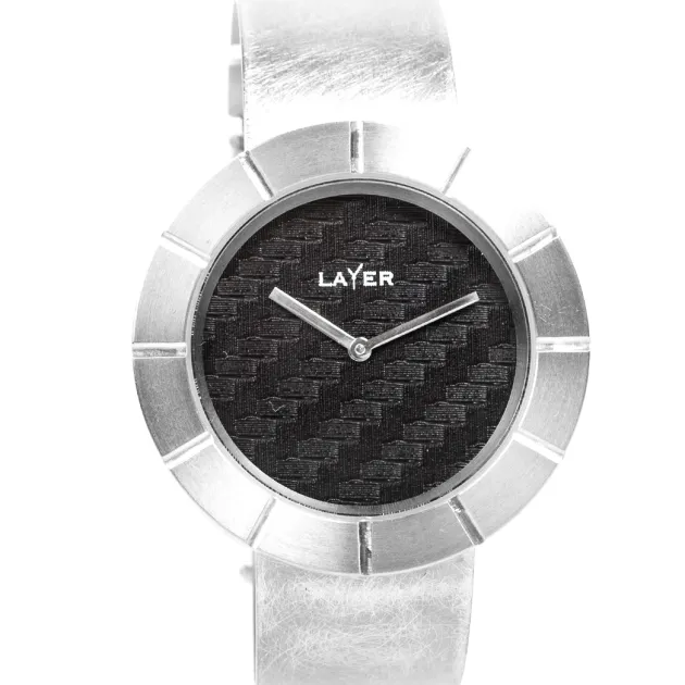 Layer Montre titane et carbone pièce unique n°4
