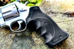 MB0014 - POIGNEE POLYMERE SPORT REVOLVER TAURUS