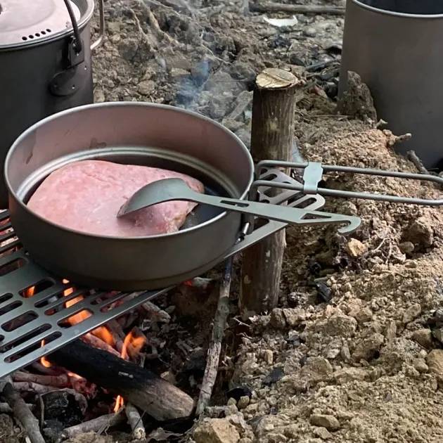 PTH203 - Pathfinder Grill titane avec poche