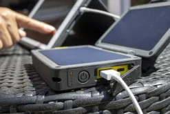 PTSMADVENTURERII - Powertraveller Solar Adventurer II coffret panneau solaire et batterie intégrés