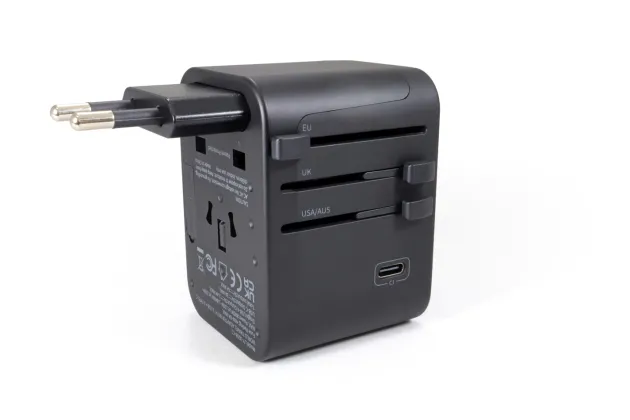 RL100360 - Origin Outdoors Adaptateur Secteur Universel