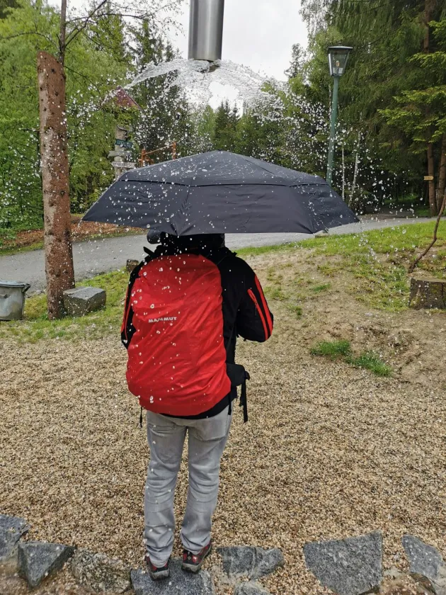 RL020163 - Origin Outdoors Parapluie de rando large noir