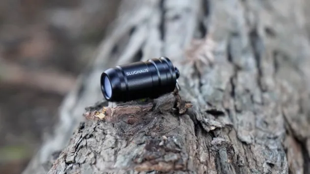 SLUG012 - Slughaus Micro lampe BULL3T Aluminium Noir