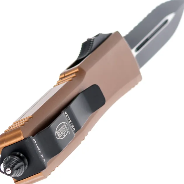 122-3TA - Microtech D/E Tan Tactical Full Serrated