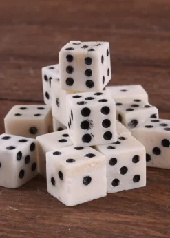 ULF-CP-06 - LARP Ulfberth 3 Dés en os