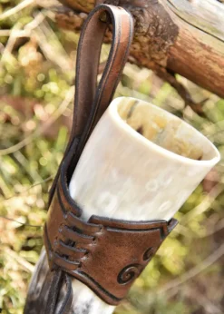 ULF-LP-33-L - LARP Porte Corne à Boire en Cuir Estampé Triskele Marron
